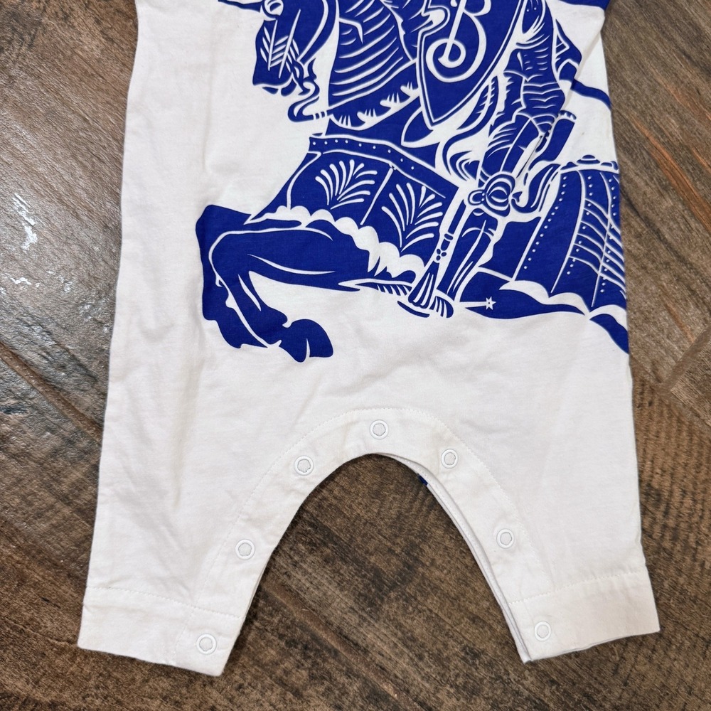 BURBERRY Baby Equestrian Knight Design Cotton Jumpsuit Romper, White Blue,3M - Picture 4 of 12